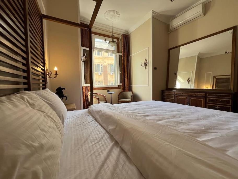 Authentic 3Br Apartment In Downtown, 카이로 외부 사진