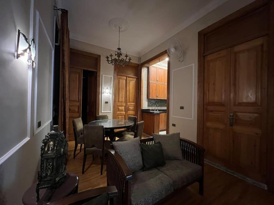 Authentic 3Br Apartment In Downtown, 카이로 외부 사진