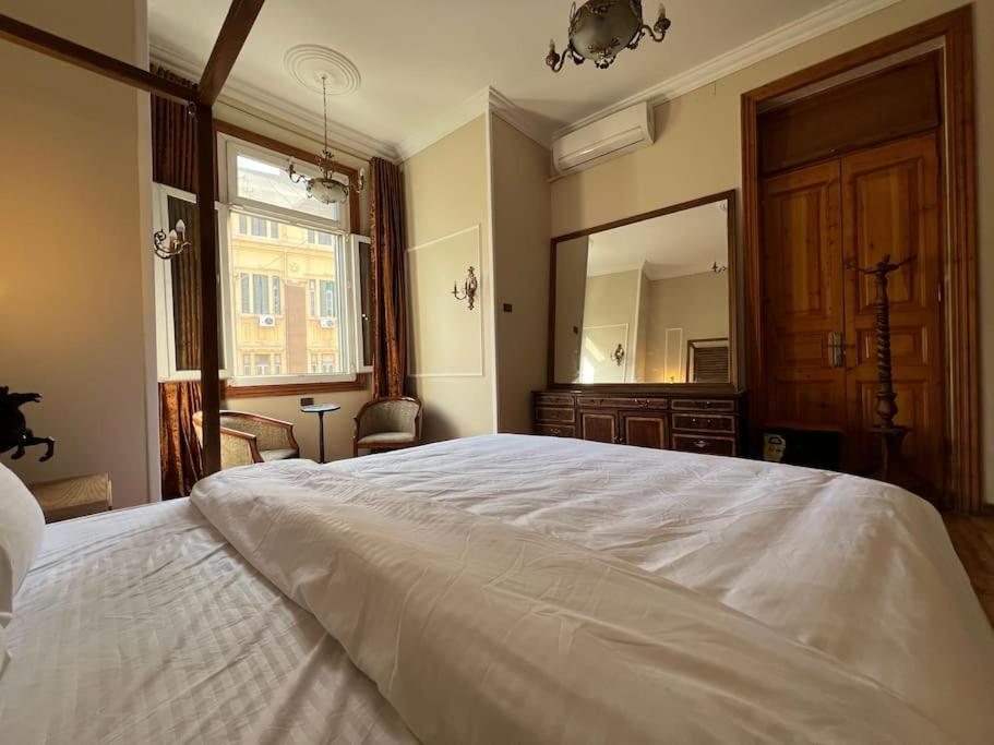 Authentic 3Br Apartment In Downtown, 카이로 외부 사진